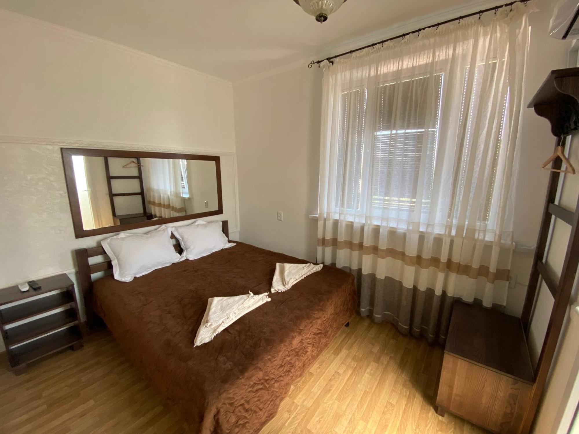 Family Люкс Aparthotel Kamianets-Podilskyi Exterior photo